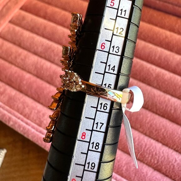 Statement Gold-Tone Champagne CZ Leaf Wrap Cocktail Ring By Park Lane Jewelry - Picture 4 of 10